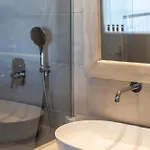 Отель Swiss