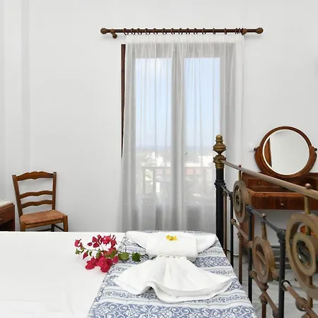 Swiss 3* Naousa (Paros)