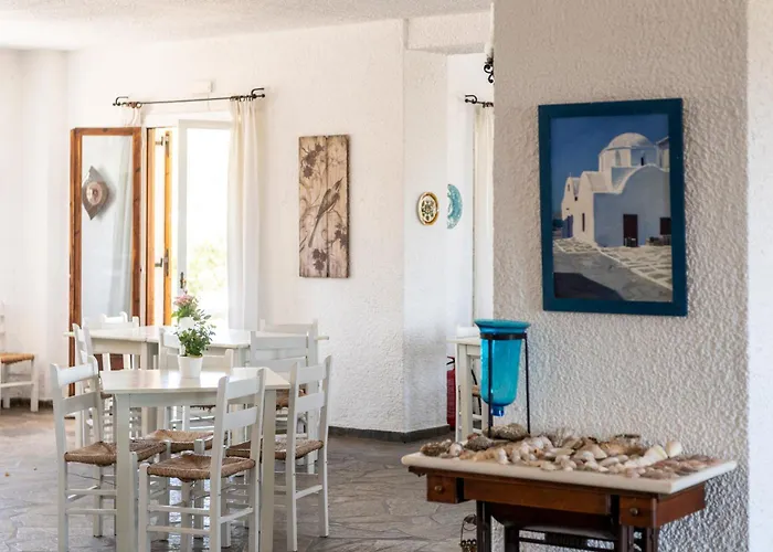 Swiss 3* Naousa (Paros)