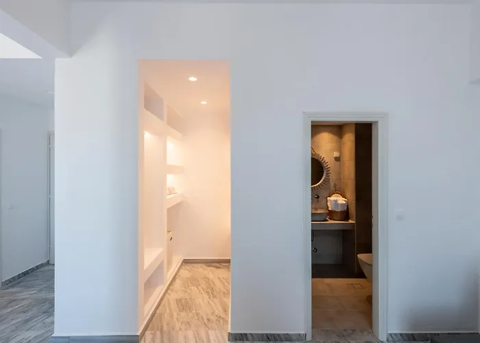 Swiss 3* Naousa (Paros)