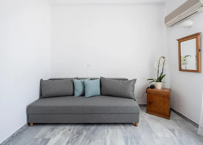 Swiss 3* Naousa (Paros)