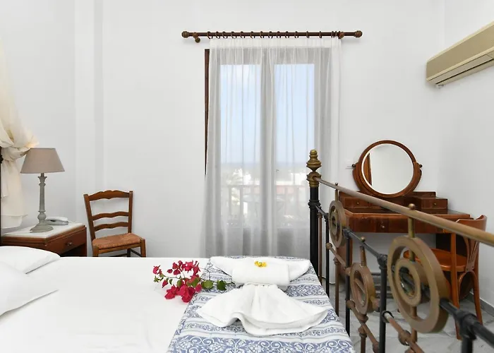 Swiss 3* Naousa (Paros)