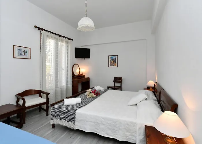 Hotel Swiss Naousa (Paros)